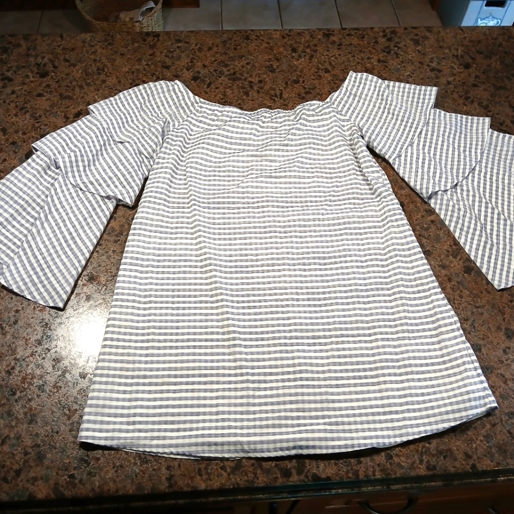 Bell Sleeve Top (Size M)